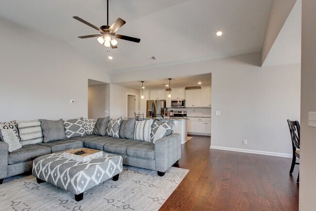 Building Photo - 715 Jodine Ann Dr