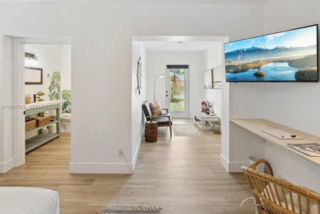 Building Photo - 1512 NW 4th Ave