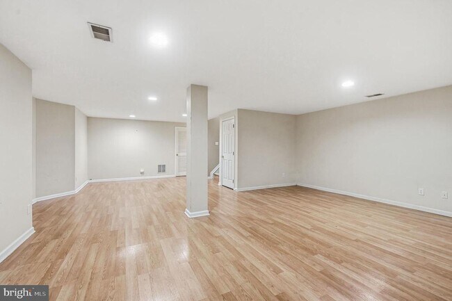 Building Photo - 445 Tuvira Ln