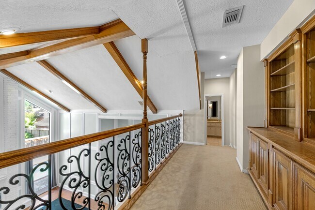 Building Photo - 16114 Kempton Park Dr