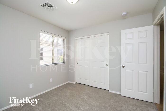 Building Photo - 3223 W Carlos Ln
