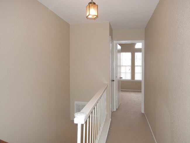 Building Photo - Bright & Spacious 2-Bedroom Condo in Gated...