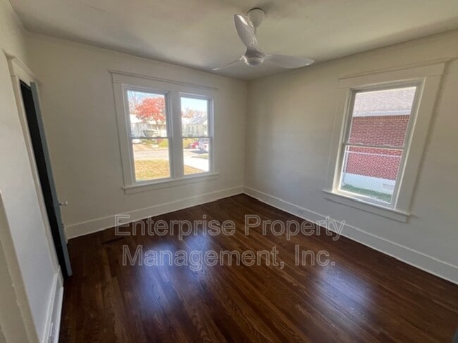 Building Photo - 1321 Snowden Ave