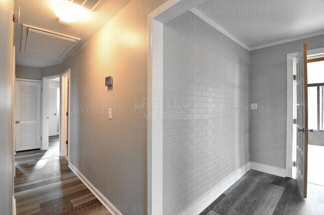 Building Photo - 9002 Whippoorwill Rd