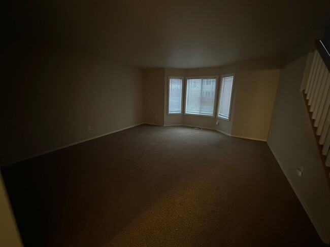 Building Photo - MOVE IN SPECIAL!! 2 Bedroom, 2.5 bath town...