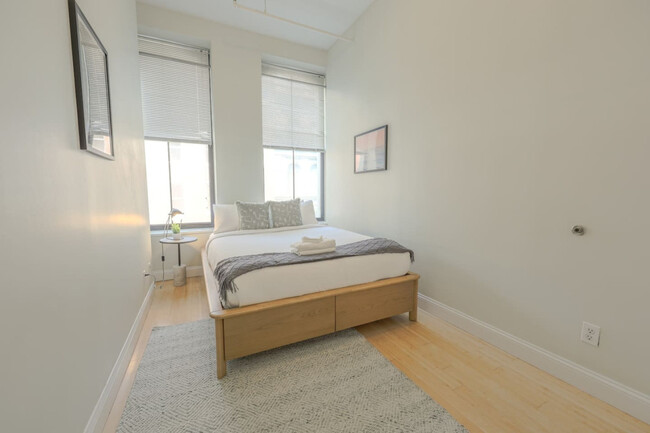 Building Photo - 37 Temple Pl
