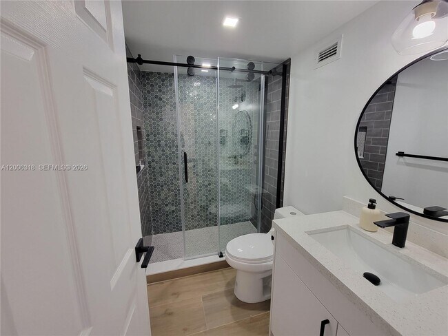 Building Photo - 2501 S Ocean Dr