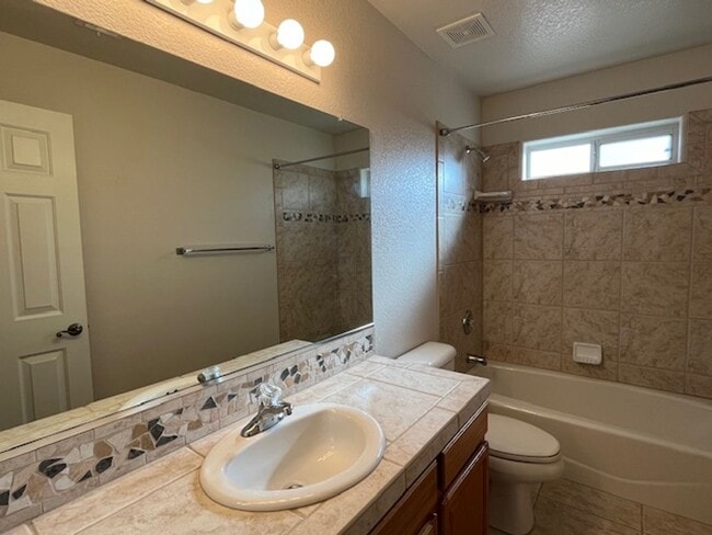 Building Photo - 3 Bedroom - 2 Bath Home
