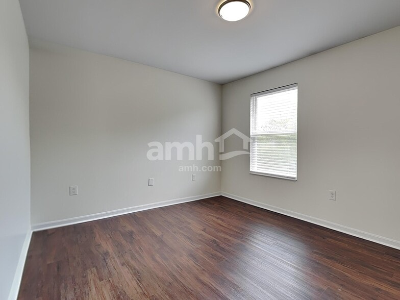 Building Photo - 2831 Coachlight Ln