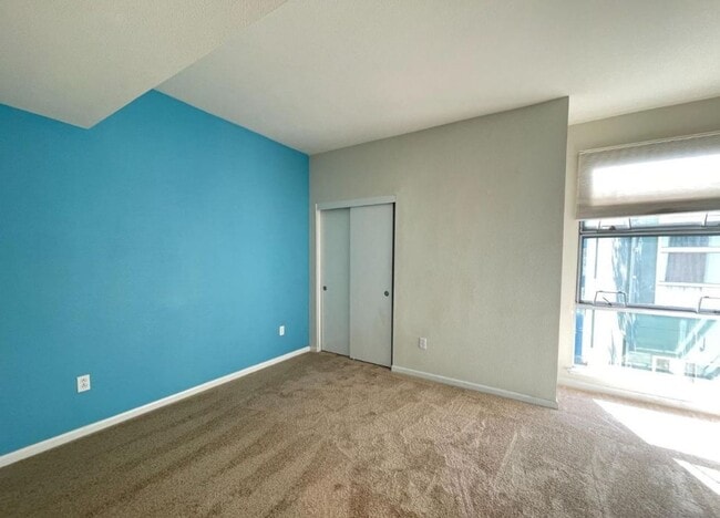 Building Photo - 32 Glashaus Loop