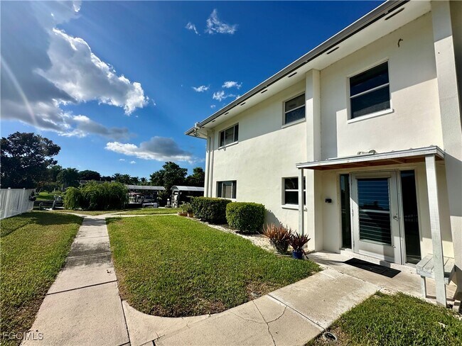 Building Photo - 4802 Tudor Dr