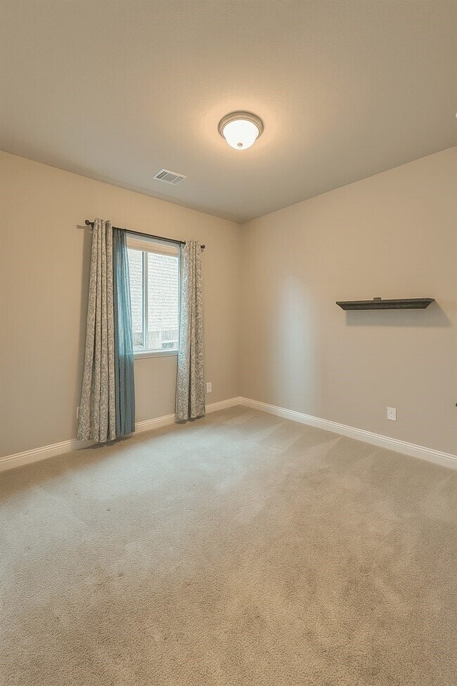 Building Photo - 10292 Bayou Oaks Dr