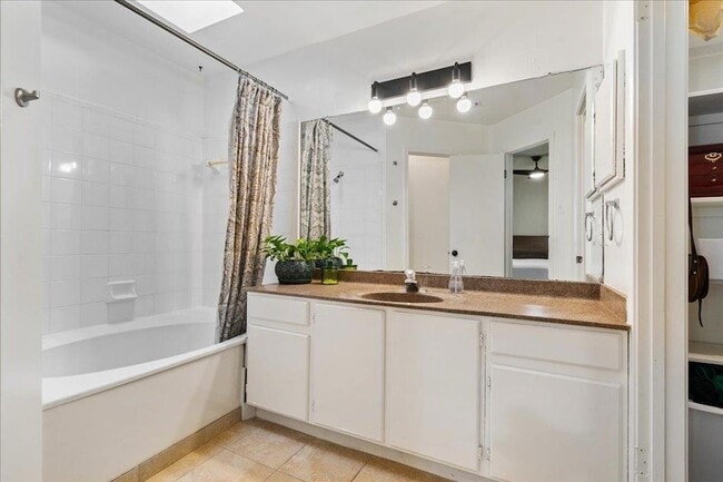 Building Photo - 2506 Jenibeth Ln