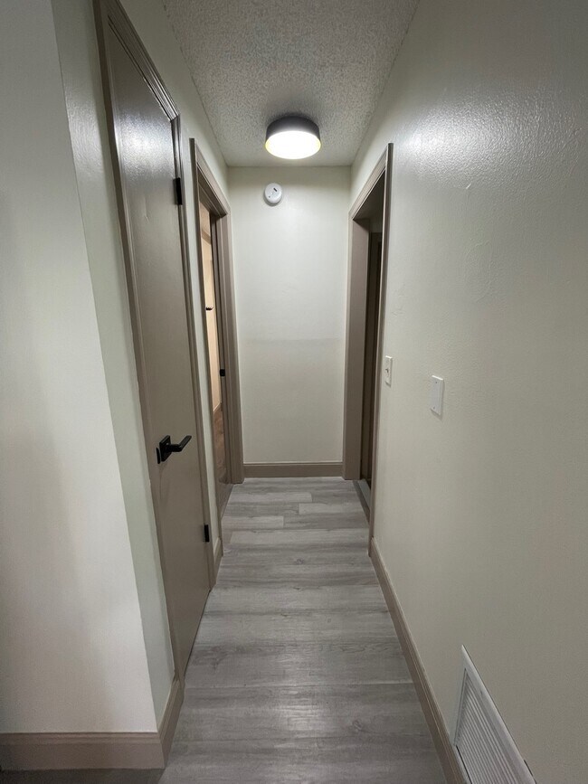 Building Photo - 660 Macduff Ln