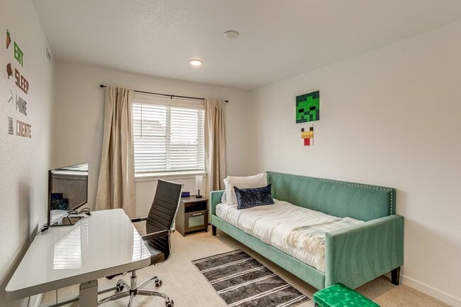 Building Photo - 21176 E 62nd Dr