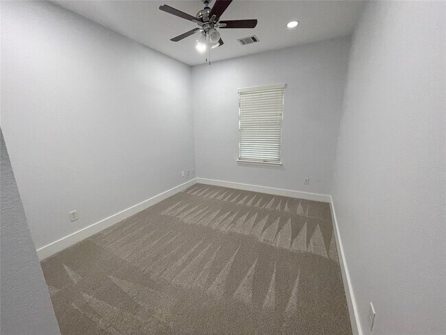 Building Photo - 1413 Shamitas Ct