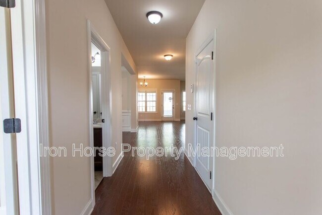 Building Photo - 232 Towns Walk Dr