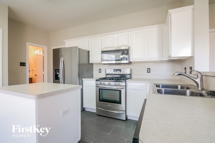 Building Photo - 6605 Sandgate Dr