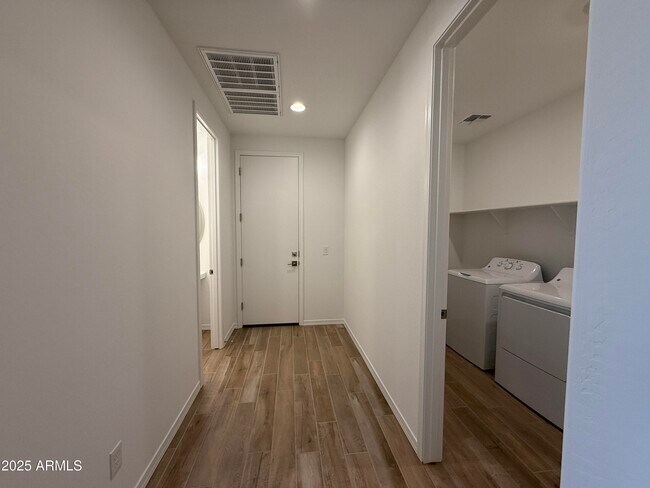 Building Photo - 10155 W Columbus Ave