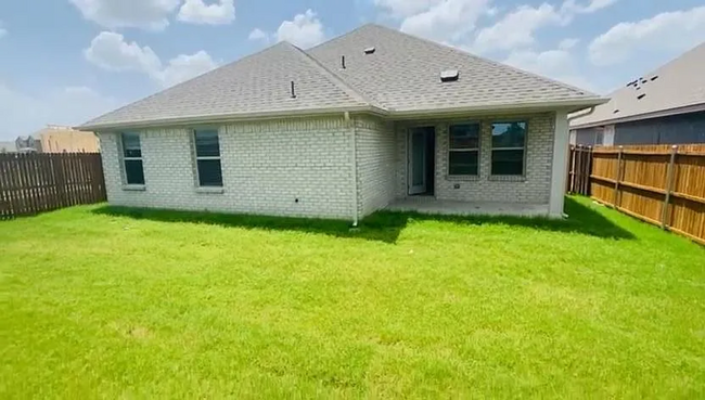 Building Photo - Beautiful 4-bedroom, 3 bathroom in Royse City