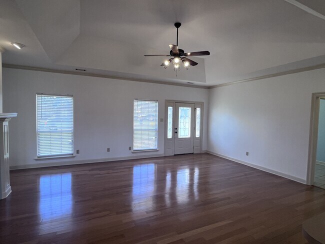 Building Photo - 29 Oak Crest Dr