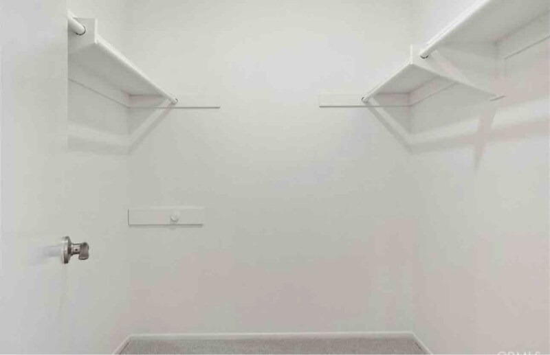 Building Photo - 6 Country Mile Rd