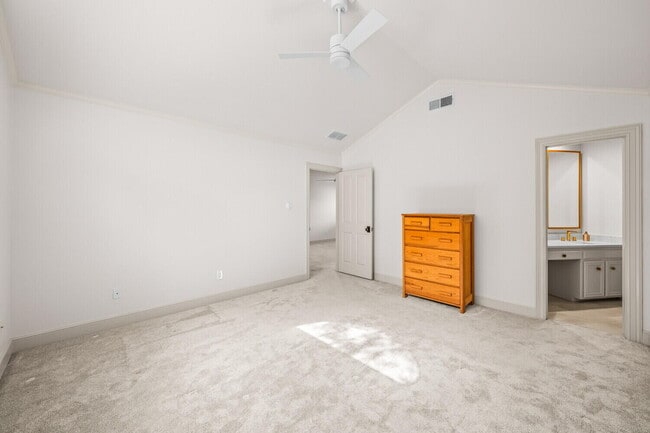 Building Photo - 8707 Savannah Ave