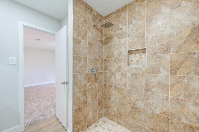 Building Photo - 328 Meadow Wood Ct