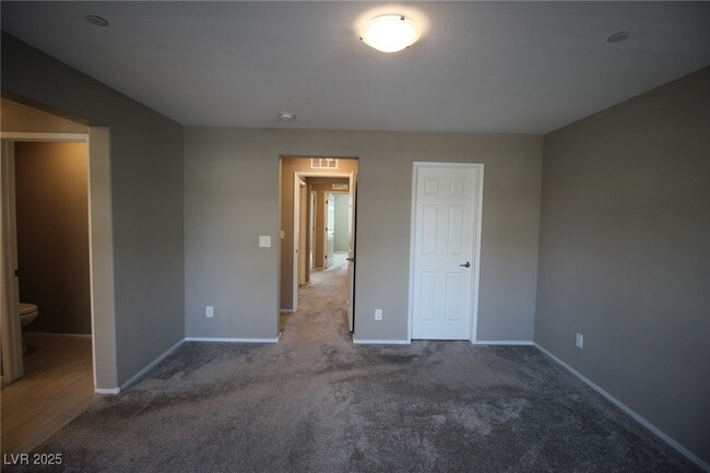 Building Photo - 13 Alamere Falls Dr