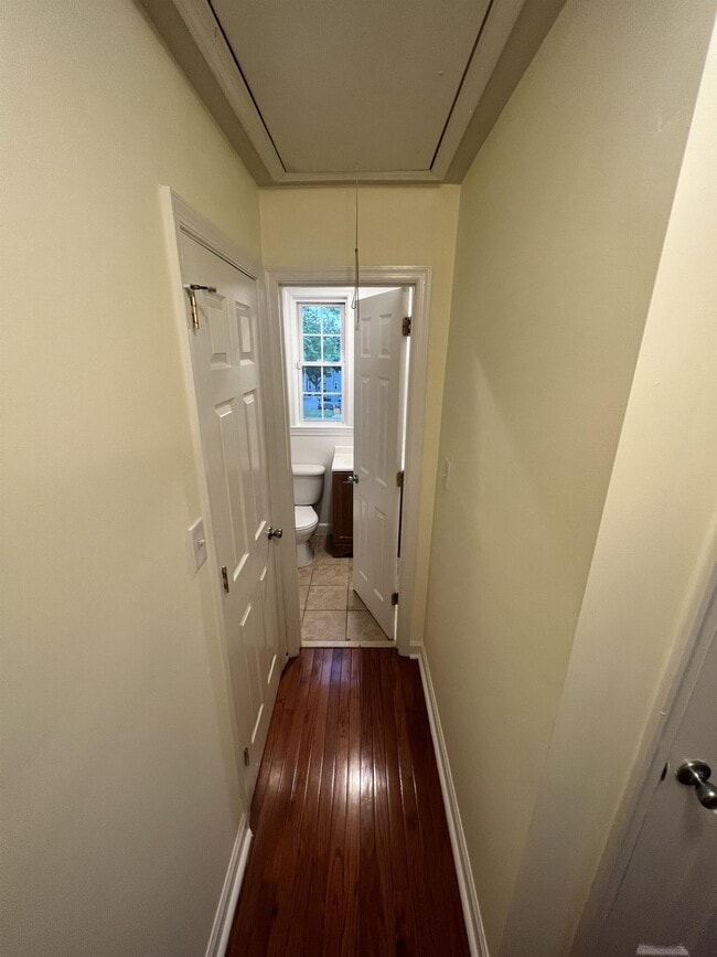 Building Photo - 2518 Kent Village Dr