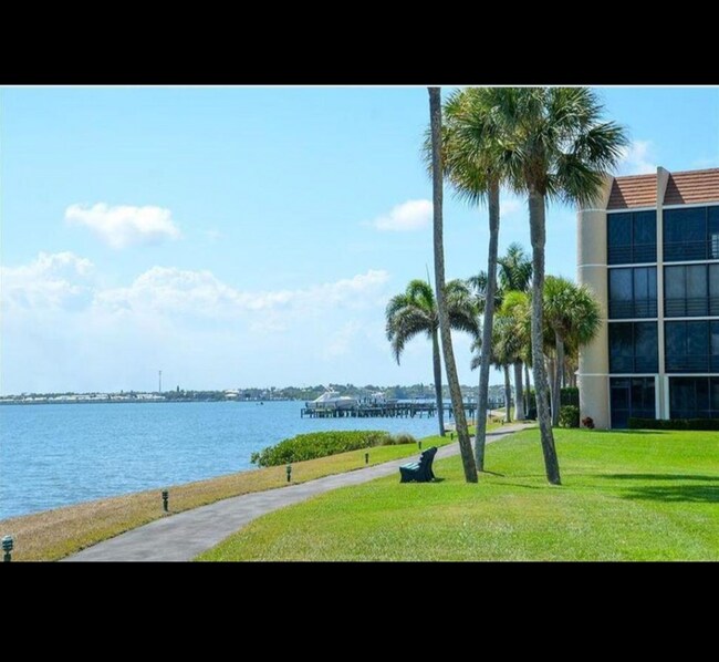 Building Photo - 3462 NE Causeway Blvd