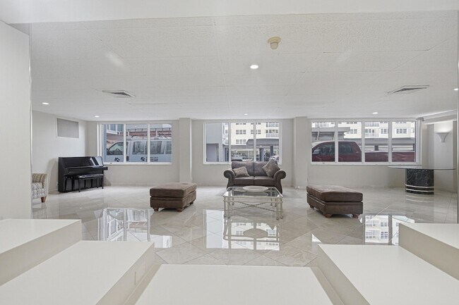 Building Photo - 111 N Pompano Beach Blvd