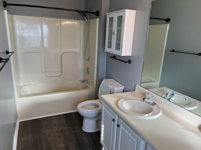 Building Photo - Cool Springs  - 4 BR / 2 BA