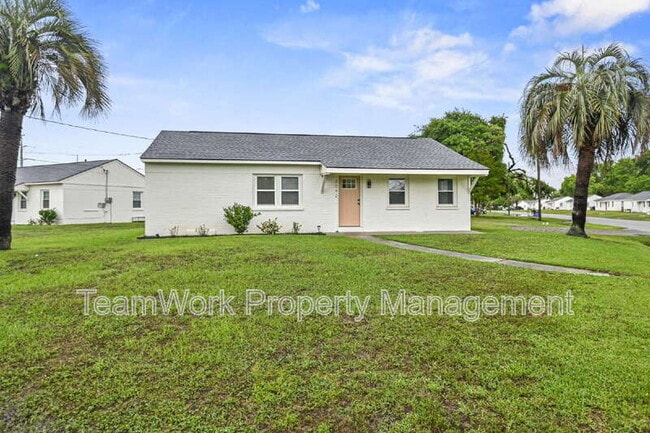 Building Photo - 3042 Terry Dr