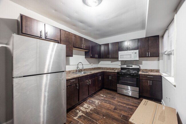 Building Photo - 6300 N Oakley Ave