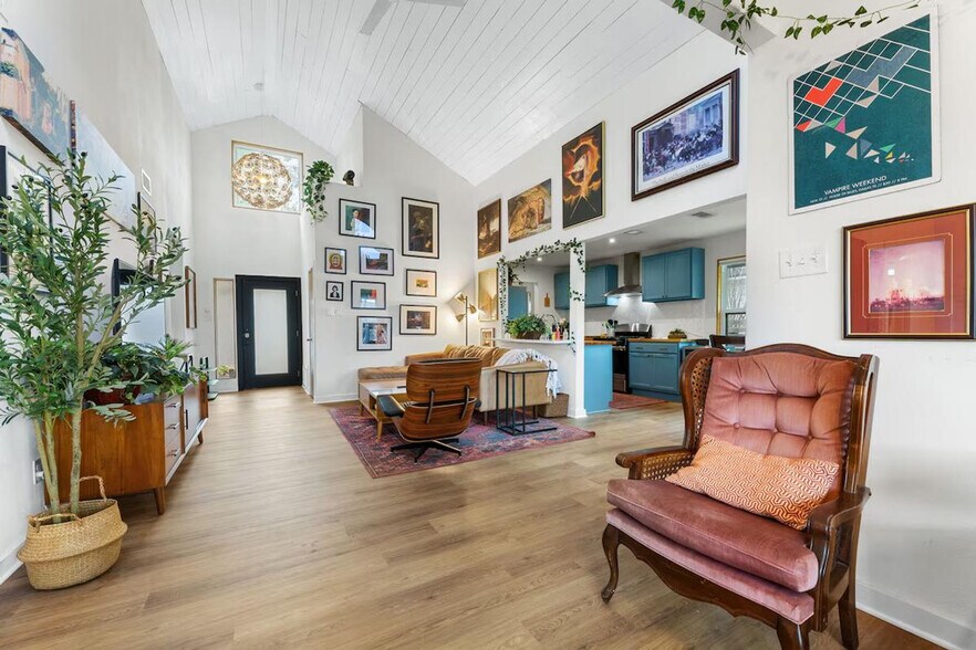 Building Photo - 4901 Howden Cir