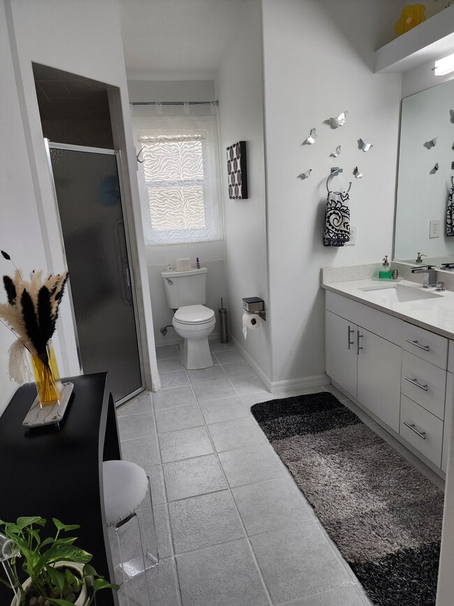 Building Photo - 1876 W Shanelle Path