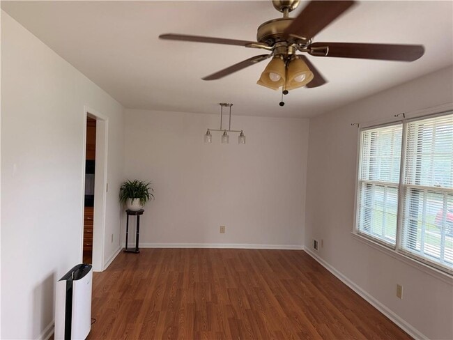 Building Photo - 886 Killian Hill Rd SW
