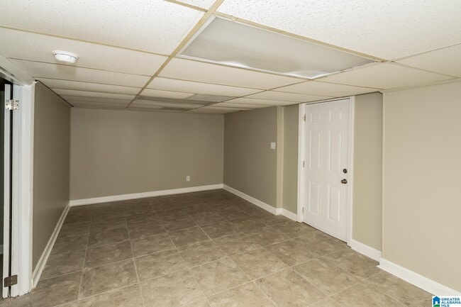 Building Photo - 2109 Pershing Rd