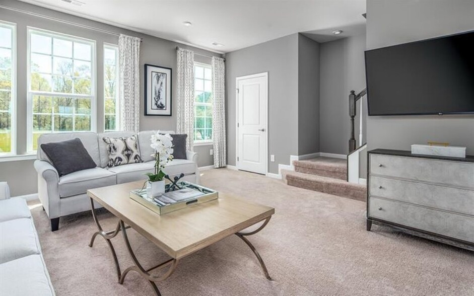 Living/Family Room - 7841 Blackbriar Way