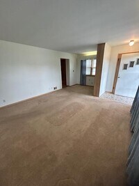 Building Photo - 2670 River Rd Dr