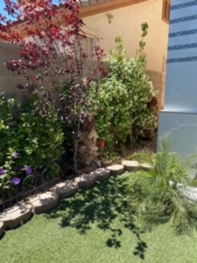 Building Photo - Beautiful 2 story home in Southern Highlands