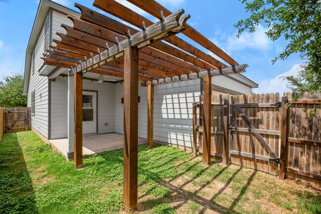 Building Photo - 1907 Rinker Ranch Dr