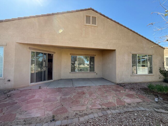 Building Photo - Dell Webb Home at Sun City ,3 Bedrooms, 3 Bathrooms, On Golf Course