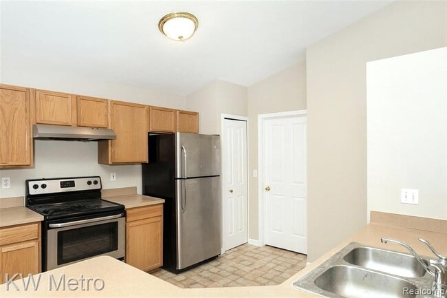 Building Photo - 4121 Hampton Ridge Blvd