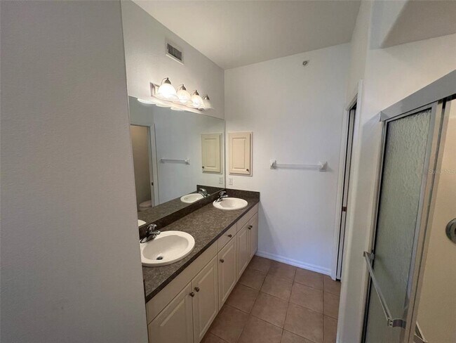 Building Photo - 4270 Vicenza Dr