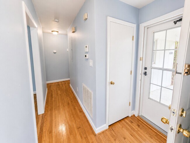 Building Photo - 6350 Rannock Dr
