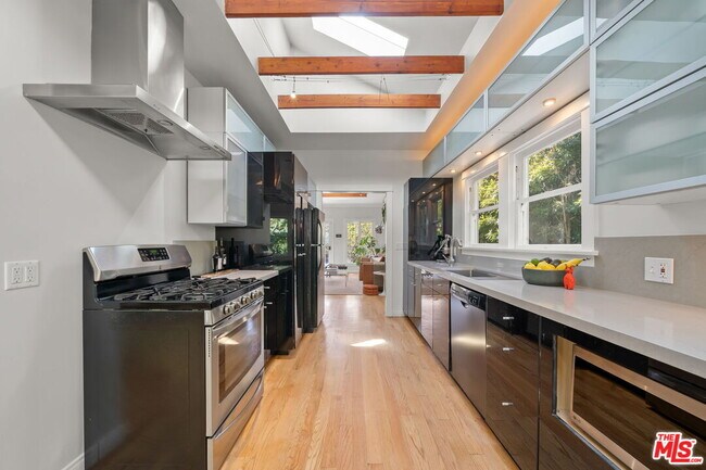 Building Photo - 1510 Electric Ave