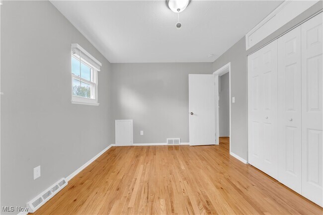 Building Photo - 14208 Sheldon Rd