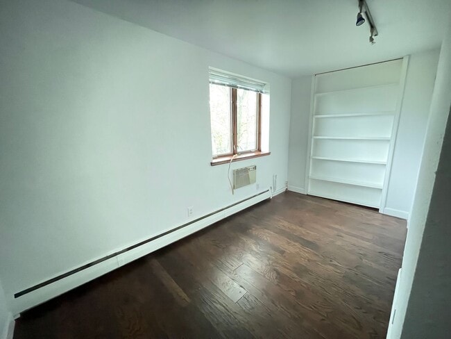 Building Photo - Beautiful Apartment with Gas fireplace on Lake Harriet